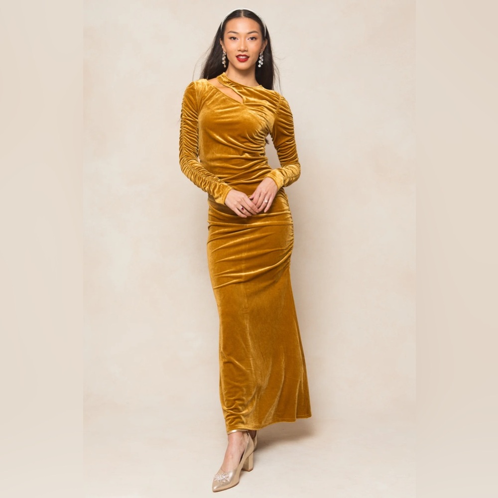 Ivy City Co Romance Me Velvet Formal Dress Sz XL Gold Full Length